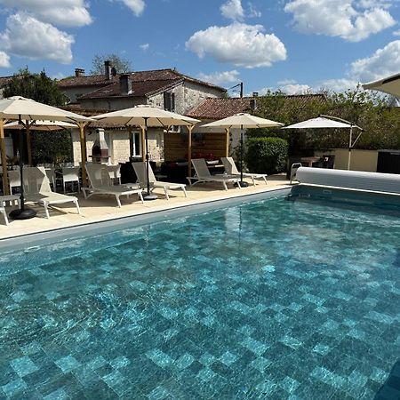 Chambre D'Hotes Naturiste Le Jardin Des Hirondelles Blanzaguet-Saint-Cybard ภายนอก รูปภาพ